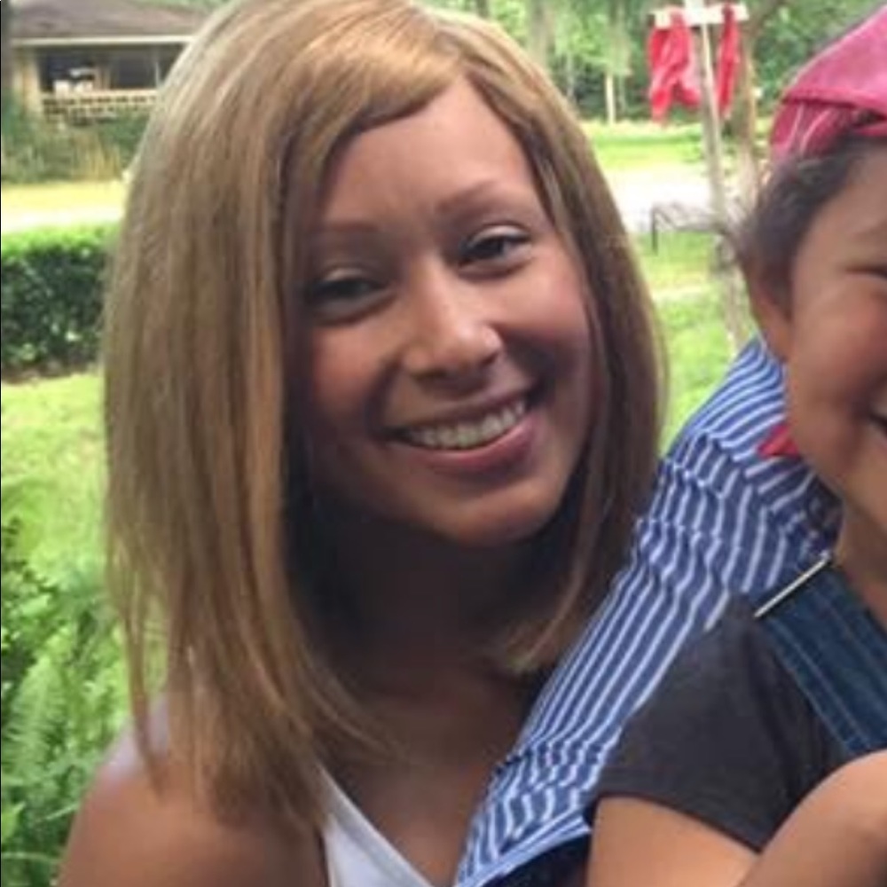 Meet your Posher, Lisa